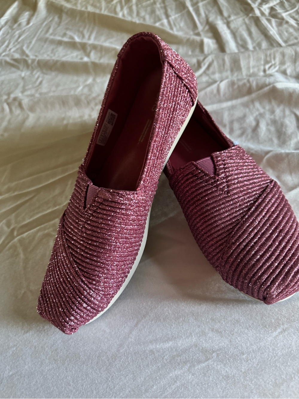 TOMS Glitter Ribbed Slip-Ons in Metallic Raspberry Pink - Picture 2 of 8